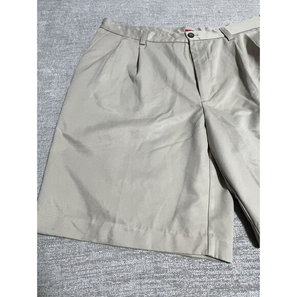 Izod Short Men’s Size 38 Chinos Golf Buttons Pockets - Picture 2 of 11